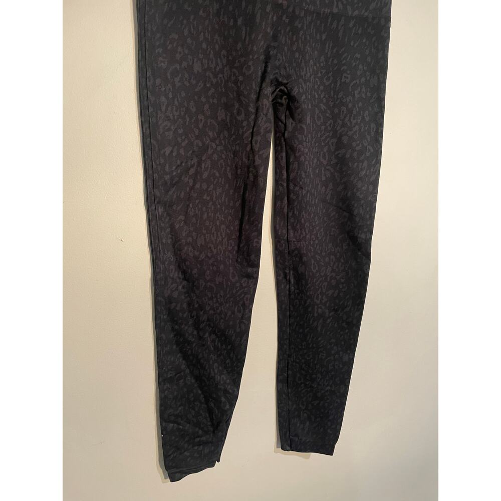 Spanx Look at Me Now Seamless Leggings in Black Cheetah Size XL - Picture 3 of 9